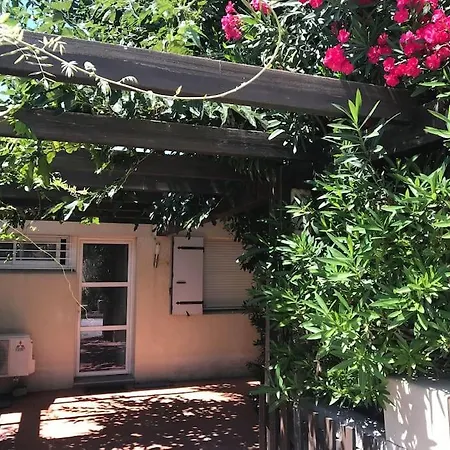 Maison De Standing Avec Jardin Et Parking Pres De La Holiday home